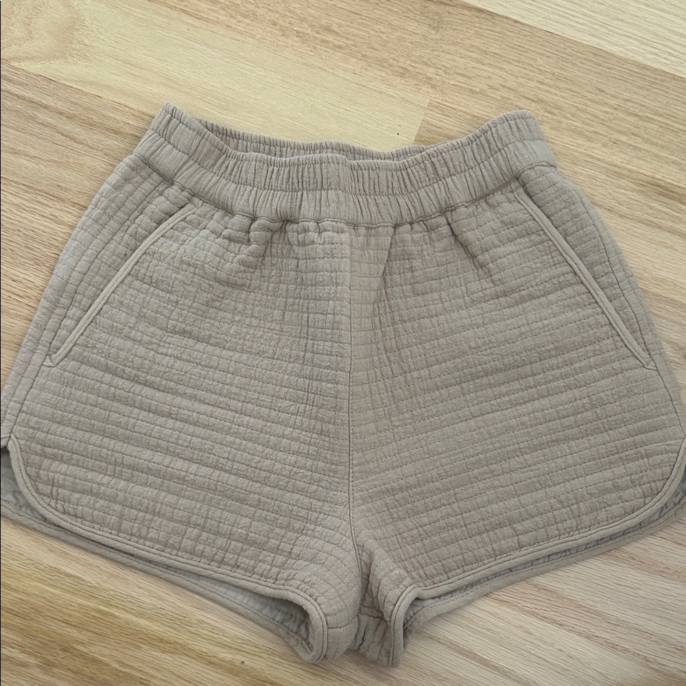 H&M Beige Quilted Women's Athletic Shorts